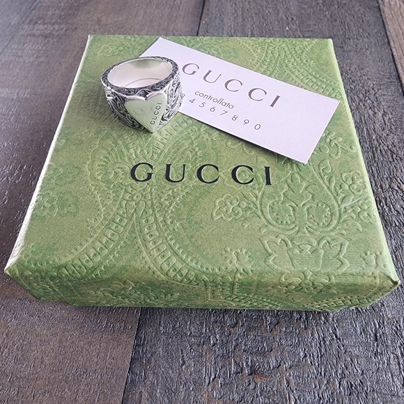 GUCCI Heart Ring - Picture 2 of 8